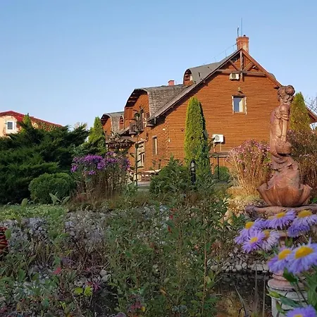 Alojamento de Acomodação e Pequeno-almoço Dworek Tucholski Zblewo