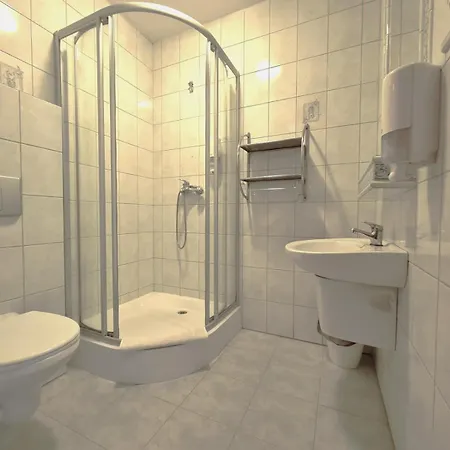 Alojamento de Acomodação e Pequeno-almoço Dworek Tucholski Zblewo