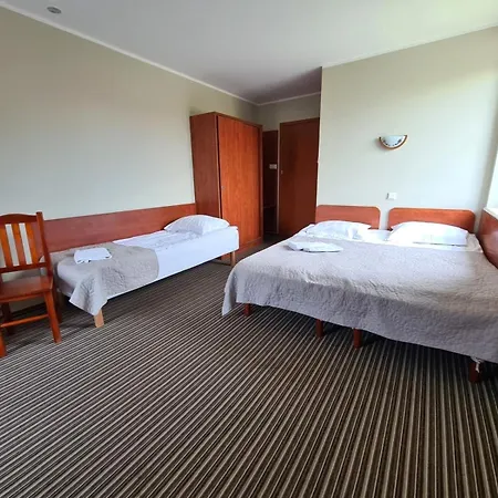 Alojamento de Acomodação e Pequeno-almoço Dworek Tucholski Zblewo